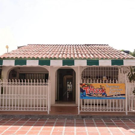 Hotel Vargas Airport Cartagena エクステリア 写真