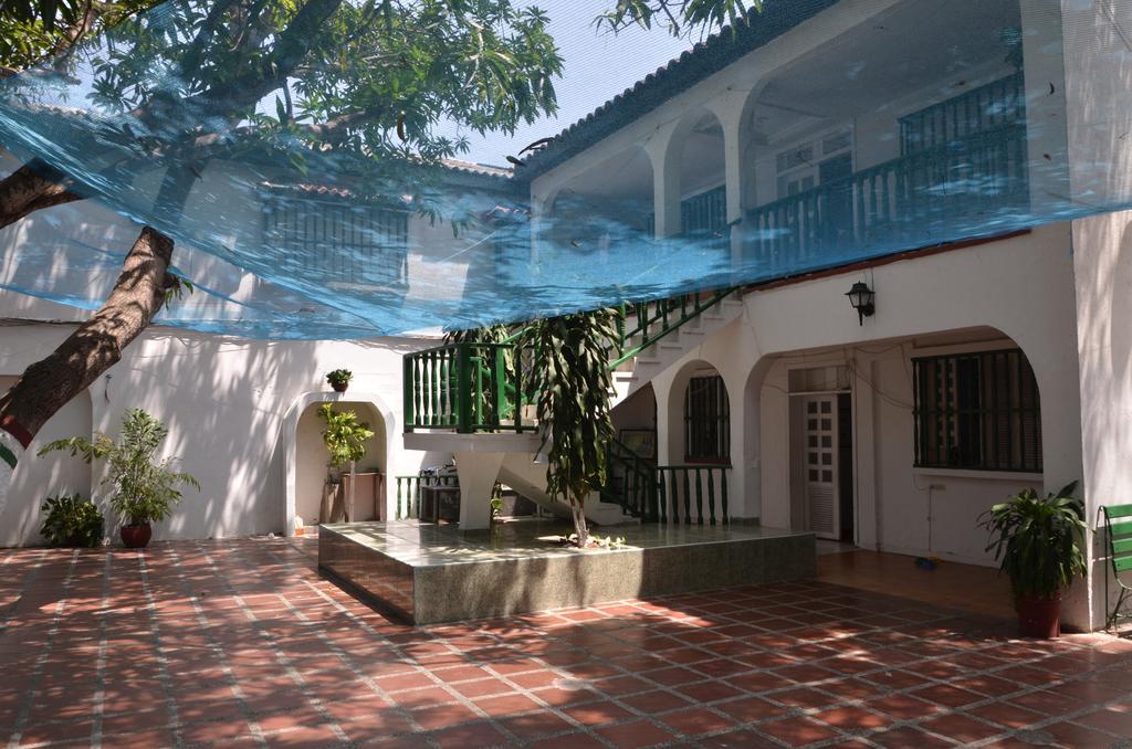 Hotel Vargas Airport Cartagena エクステリア 写真