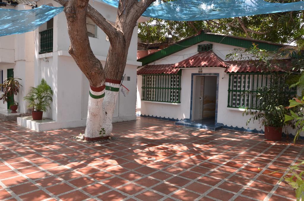 Hotel Vargas Airport Cartagena エクステリア 写真