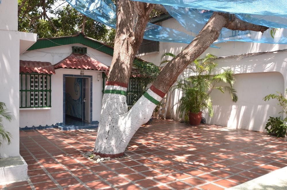 Hotel Vargas Airport Cartagena エクステリア 写真