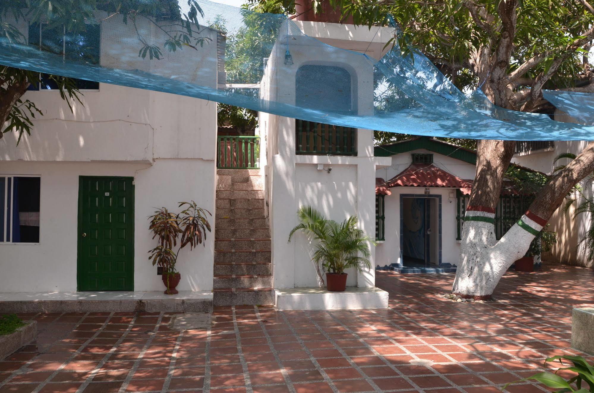 Hotel Vargas Airport Cartagena エクステリア 写真