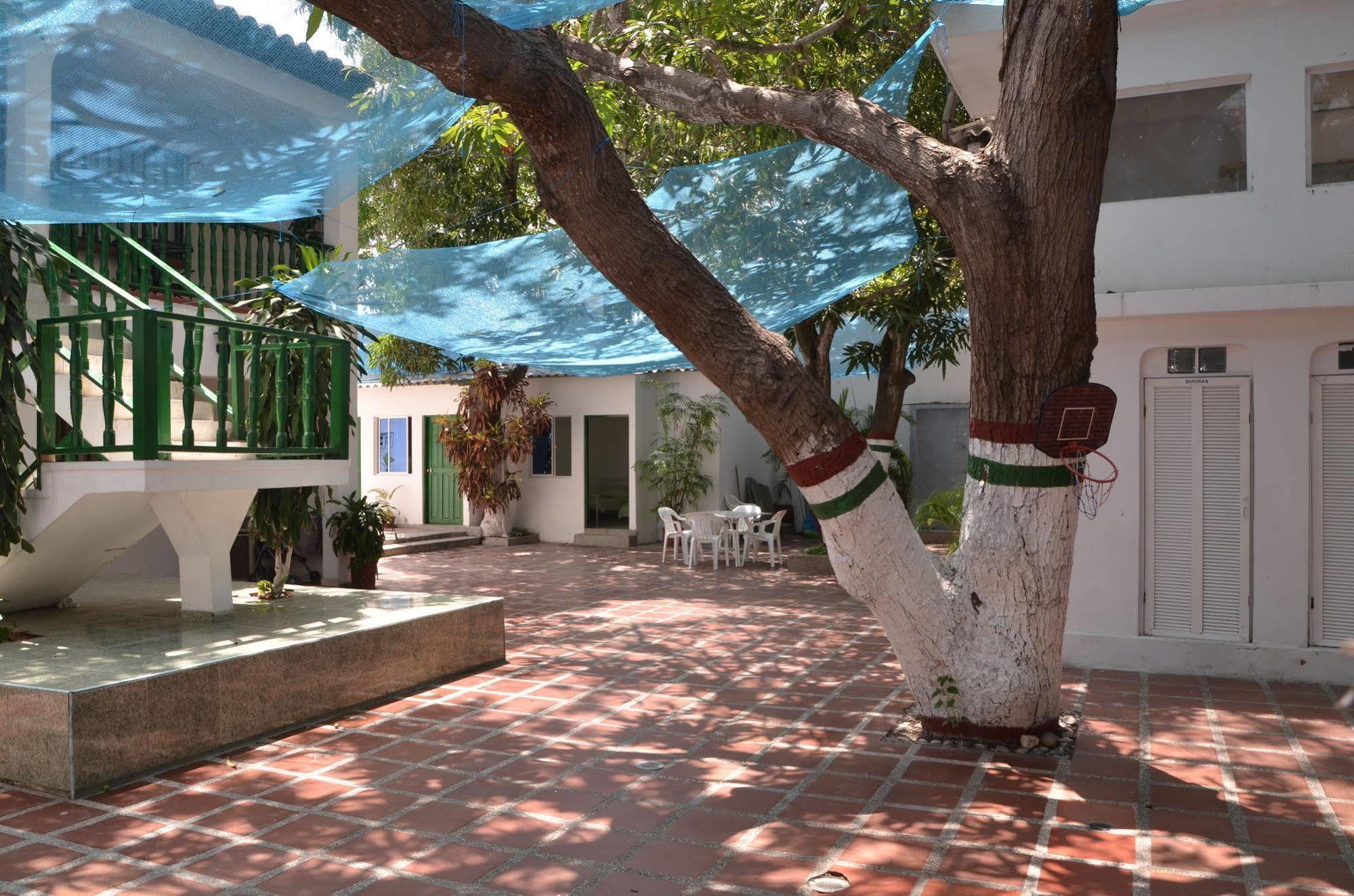 Hotel Vargas Airport Cartagena エクステリア 写真