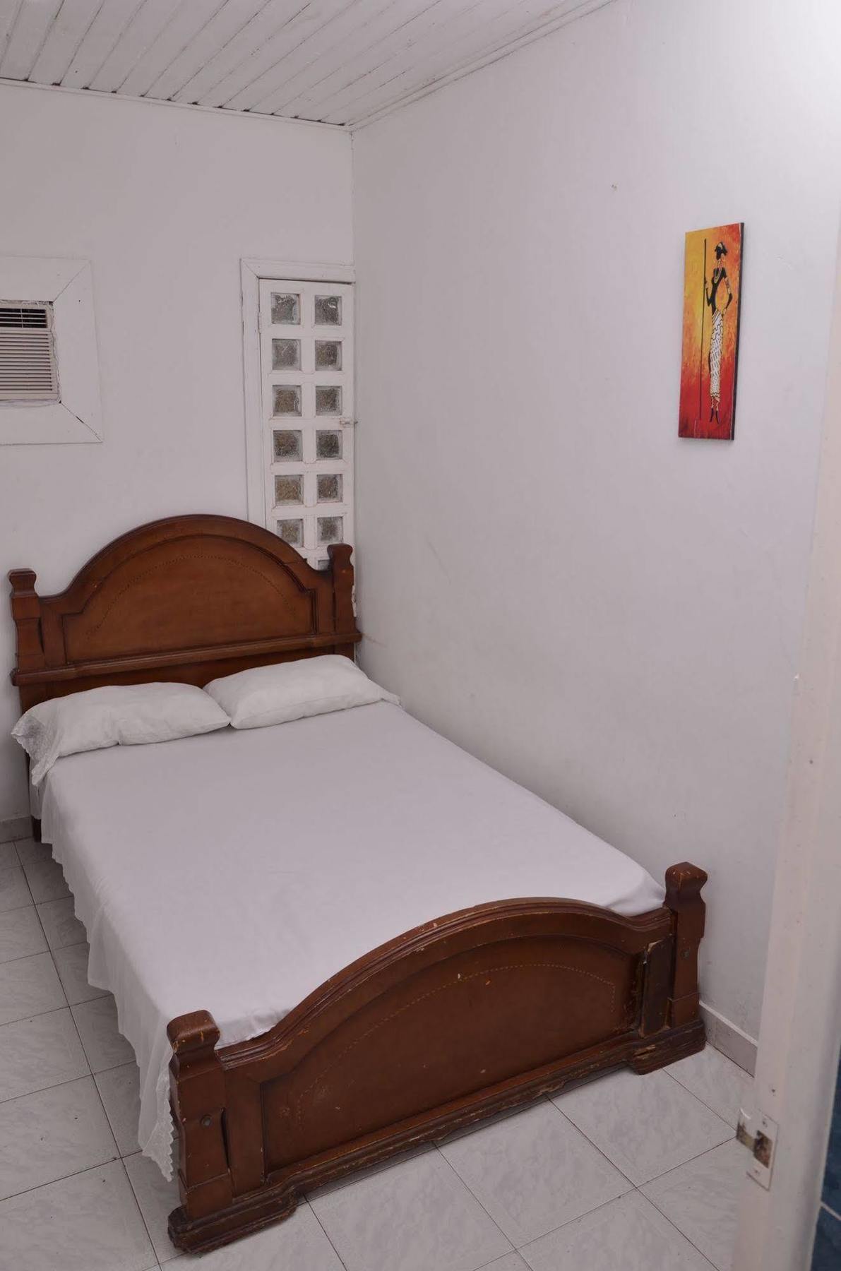 Hotel Vargas Airport Cartagena エクステリア 写真