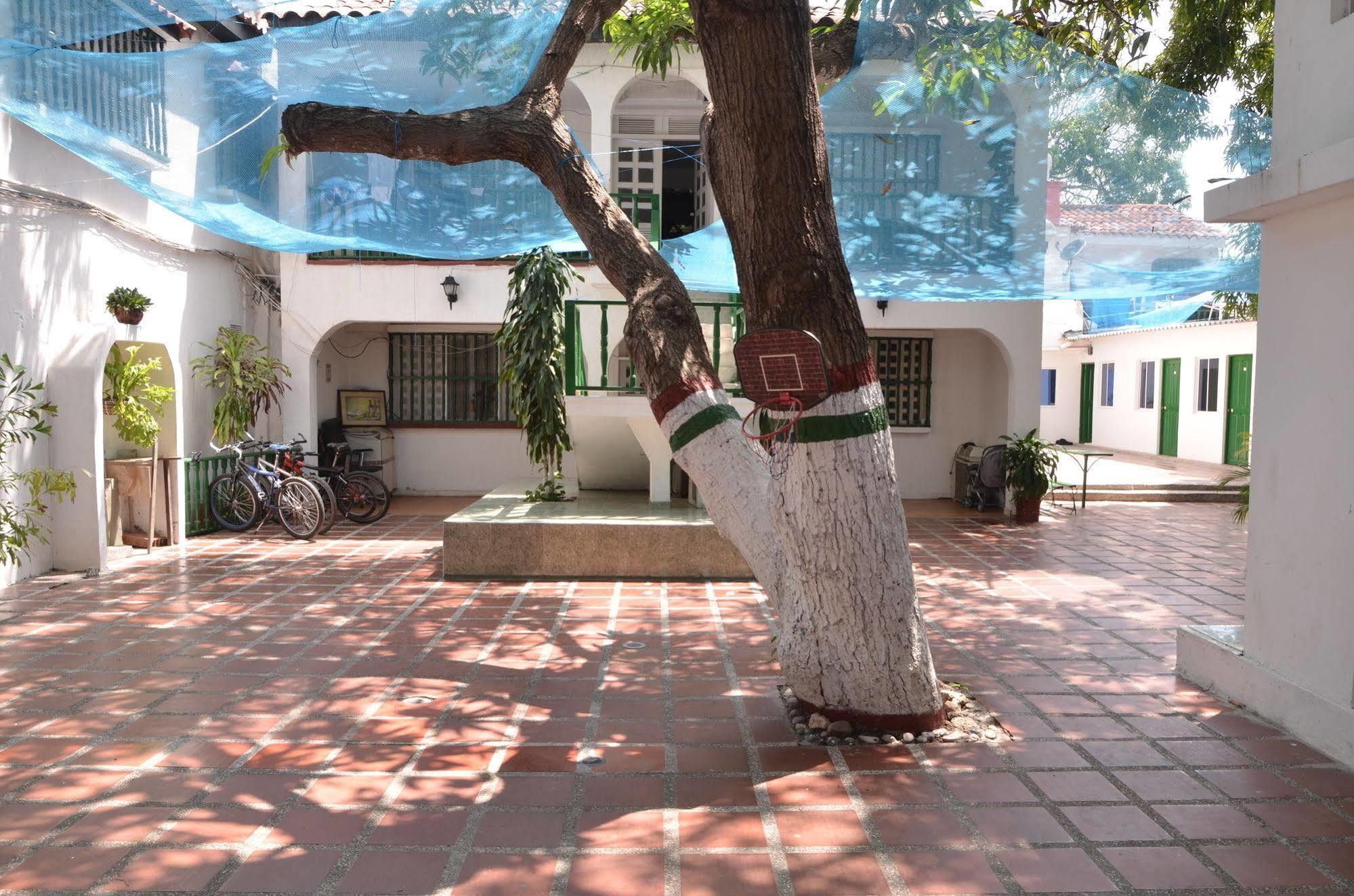 Hotel Vargas Airport Cartagena エクステリア 写真