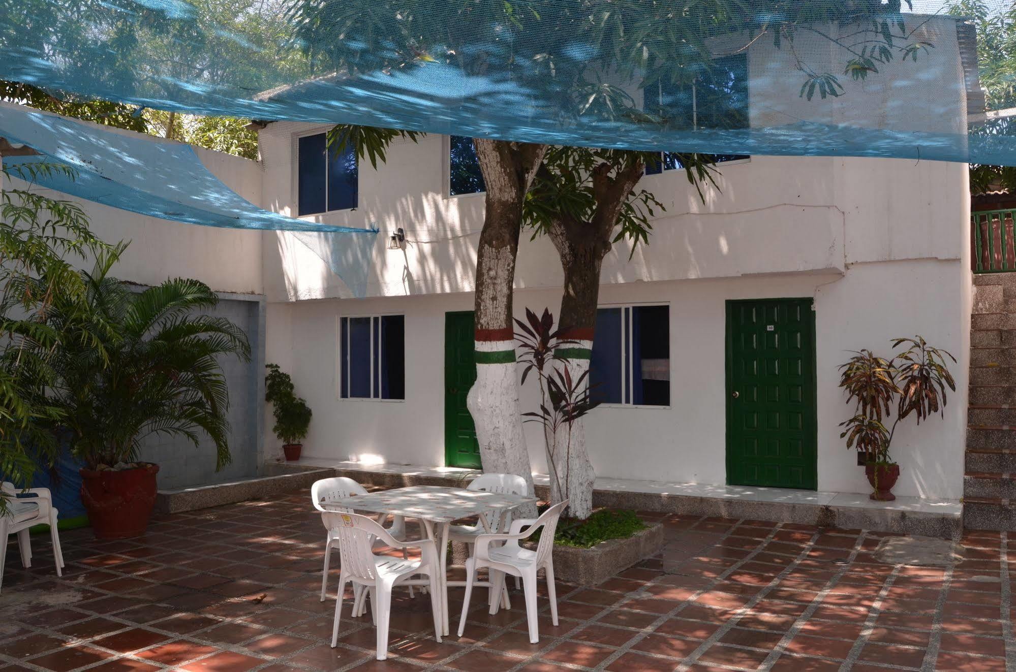 Hotel Vargas Airport Cartagena エクステリア 写真